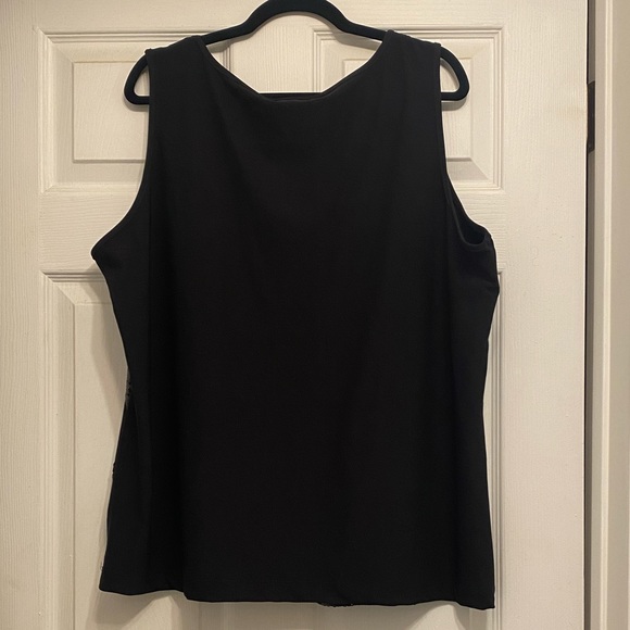 Beautiful Slanted Sequence Tank Top by Notations Woman - Picture 4 of 5